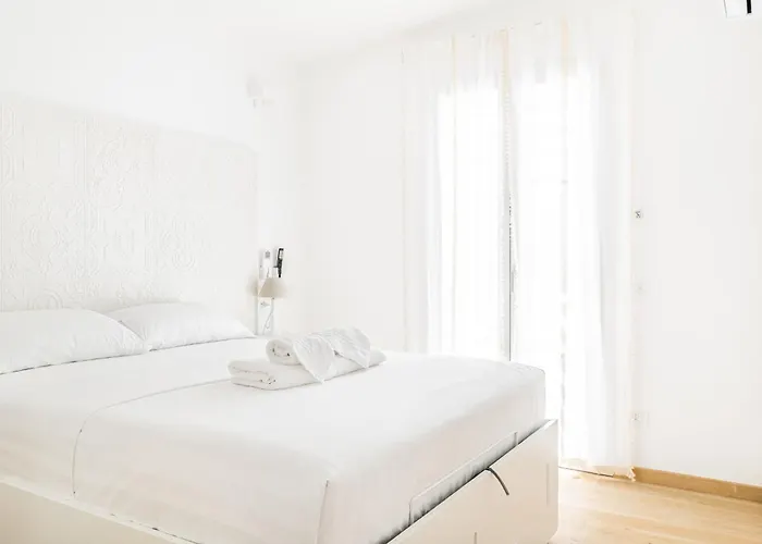 Willa Luxury - Exclusive With Private Box *