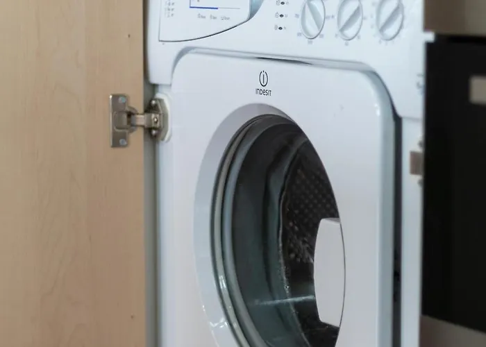 Appartamento White And Brown Exclusive Loft With Terrace - Free Parking - M2 Station Milano