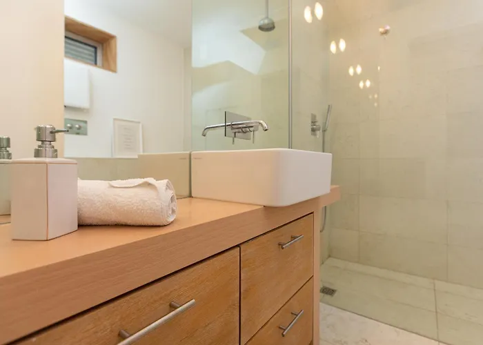 White And Brown Exclusive Loft With Terrace - Free Parking - M2 Station *