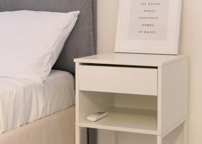 公寓 White And Brown Exclusive Loft With Terrace - Free Parking - M2 Station *