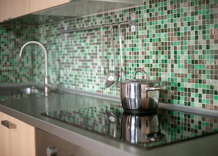 公寓 White And Brown Exclusive Loft With Terrace - Free Parking - M2 Station *