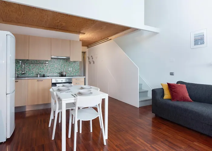 White And Brown Exclusive Loft With Terrace - Free Parking - M2 Station * 米兰