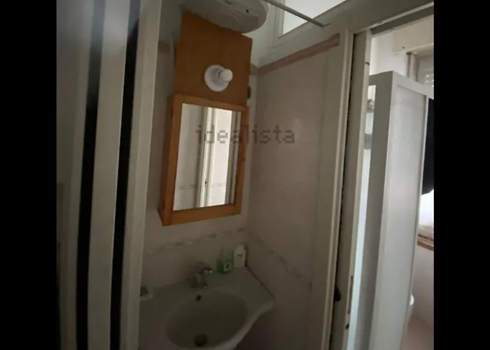 Bocconi بيت ضيافة