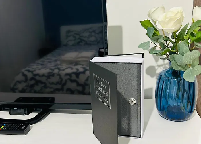 Chiara 18 - M4 Metro Blu Apartment Milan