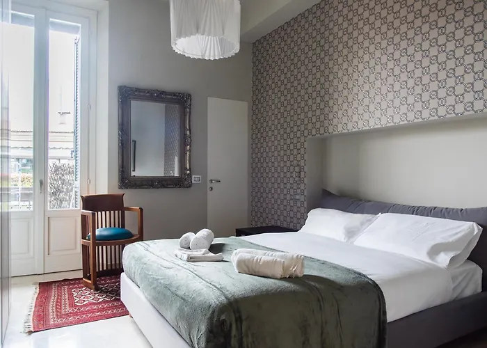 Youhosty - Chinatown Bright And Luxury Apartment