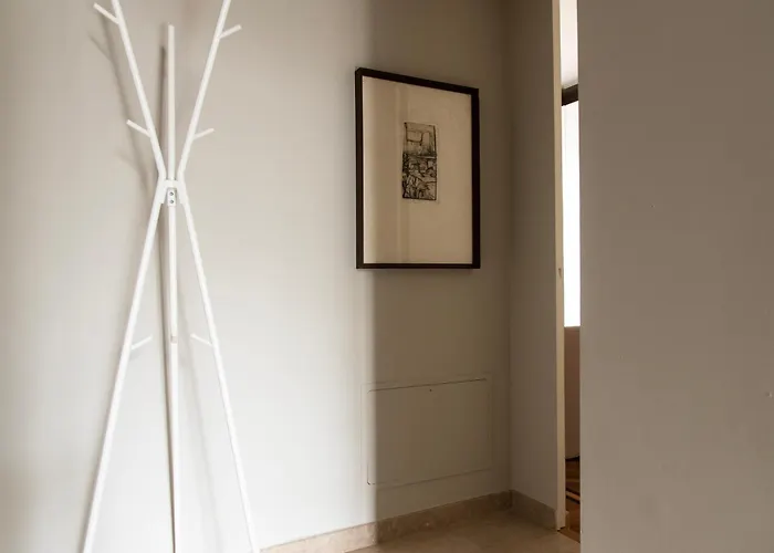 Youhosty - Chinatown Bright And Luxury