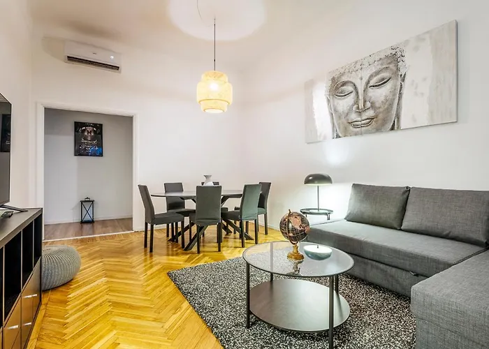 Luxury 4 Bedrooms Close To Duomo Apartmán Milán