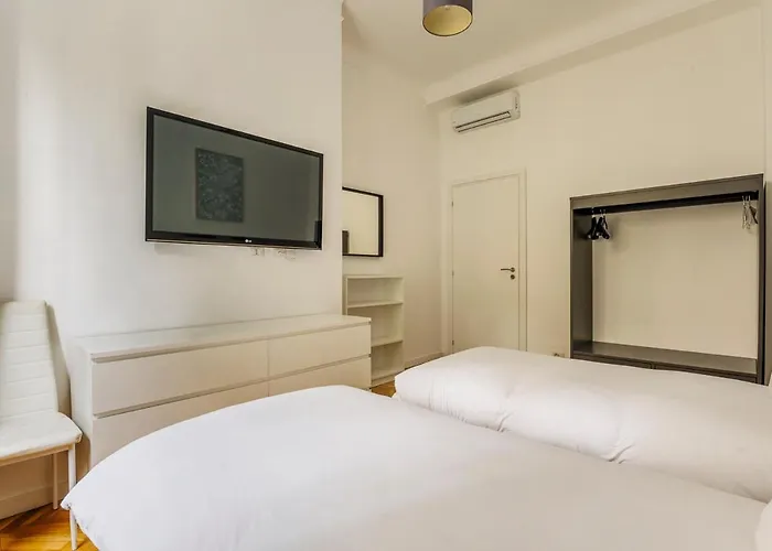 Luxury 4 Bedrooms Close To Duomo *