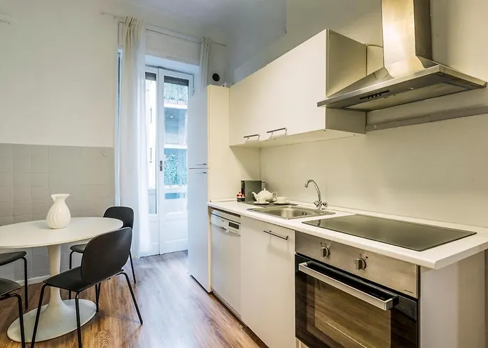 아파트 Luxury 4 Bedrooms Close To Duomo *