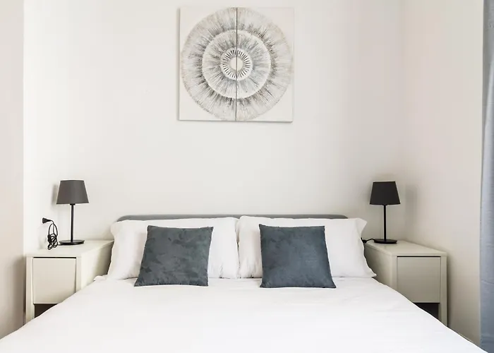 Luxury 4 Bedrooms Close To Duomo * Milán