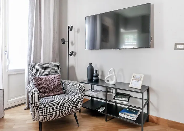 San Babila Executive - Discover The Historic Centre Of * מילאנו