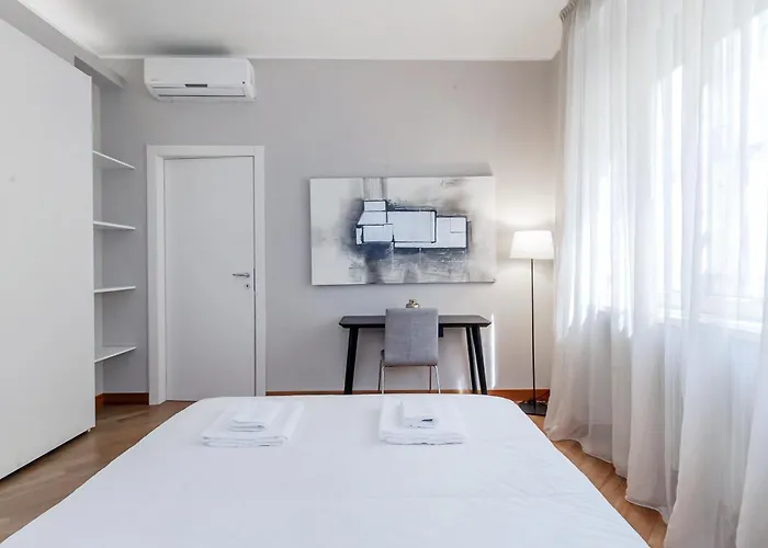 דירה San Babila Executive - Discover The Historic Centre Of *