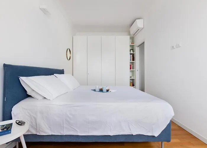 Lux Navigli Center *