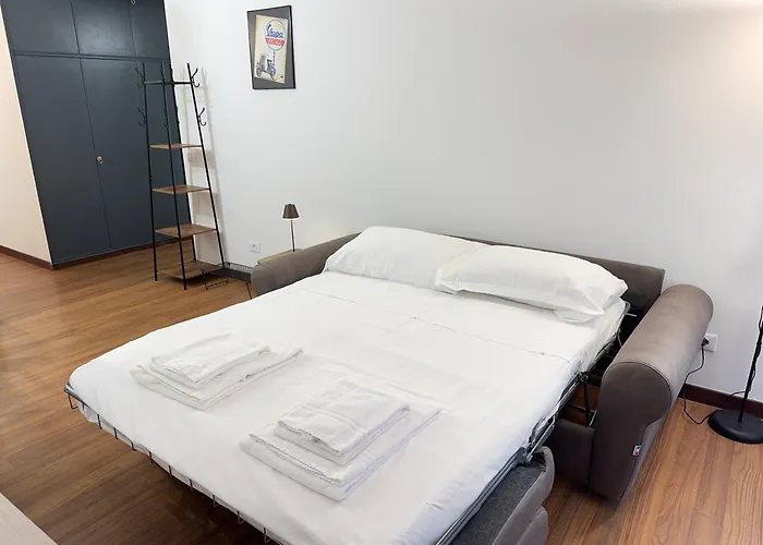 10' Linate Airport, Perfect For Visiting ミラノ