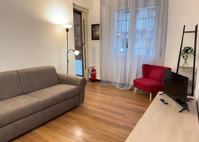 10' Linate Airport, Perfect For Visiting ミラノ