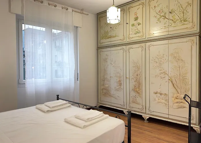 10' Linate Airport, Perfect For Visiting アパート ミラノ