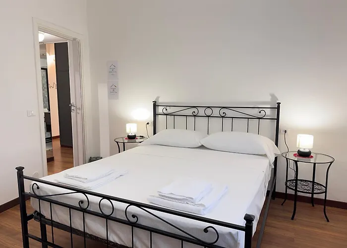 10' Linate Airport, Perfect For Visiting ミラノ