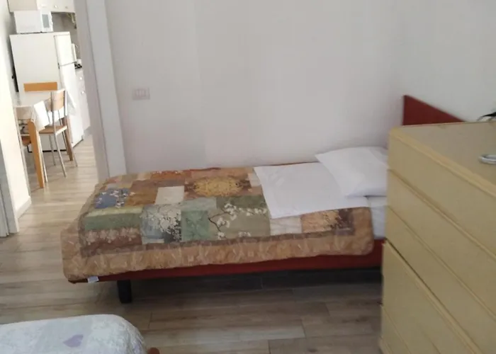 3 Station Free Parking Apartman Milánó