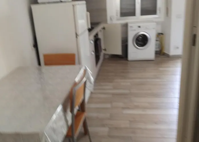 3 Station Free Parking *