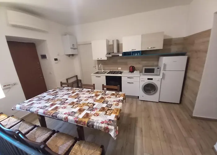 3 Station Free Parking Apartman