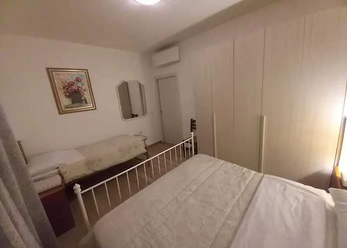 3 Station Free Parking * Milánó