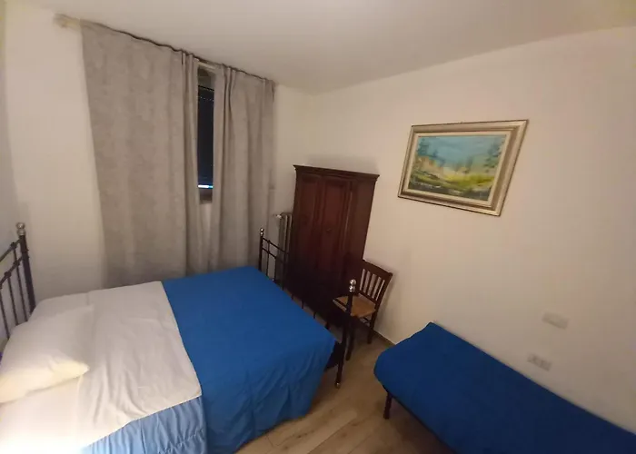 3 Station Free Parking Apartman Milánó