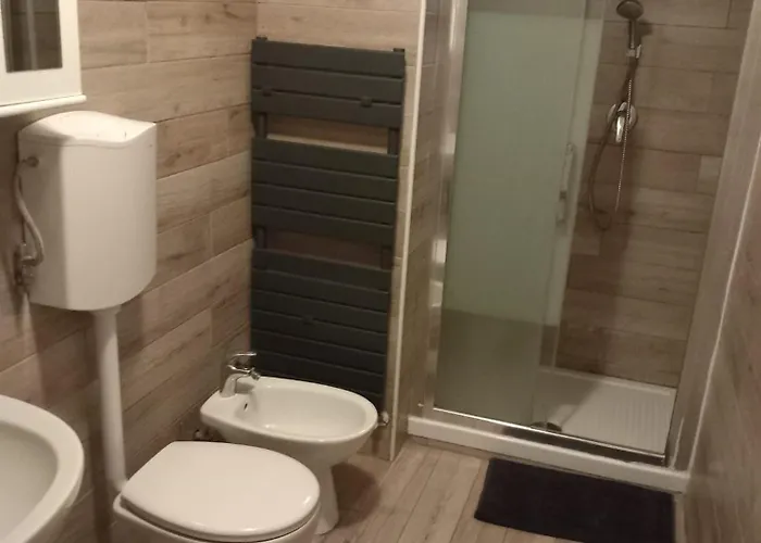 3 Station Free Parking *