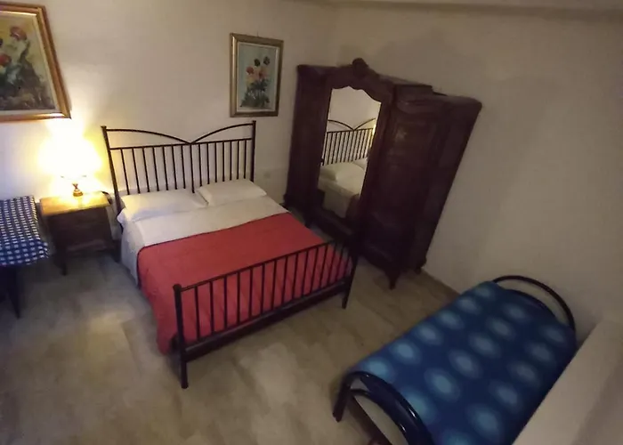 3 Station Free Parking * Milánó