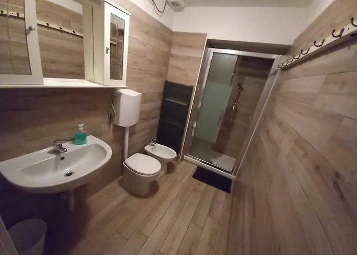 3 Station Free Parking Apartman