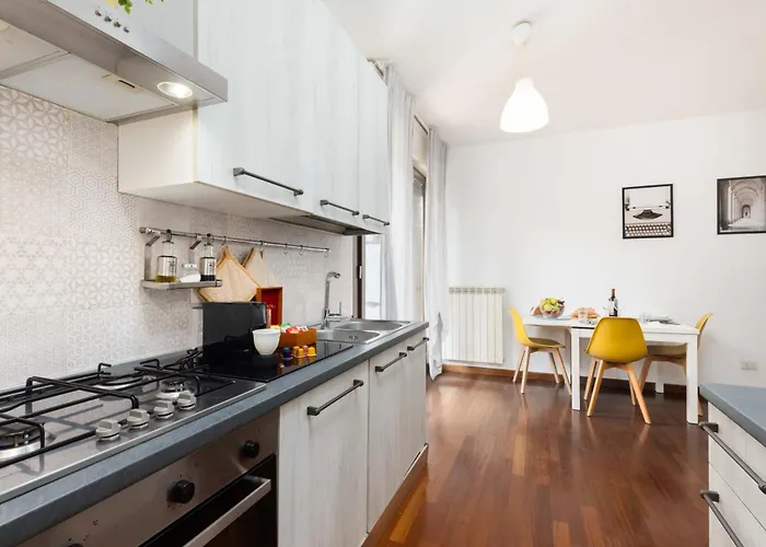 아파트 Terrace Con Parcheggio Incluso 밀라노