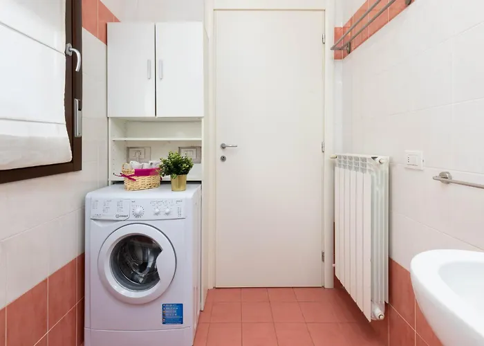 아파트 Terrace Con Parcheggio Incluso 밀라노