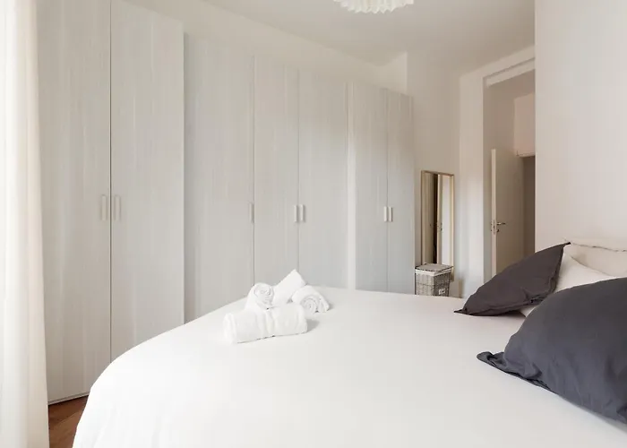 Repubblica - - Moderno Trilocale * Milán