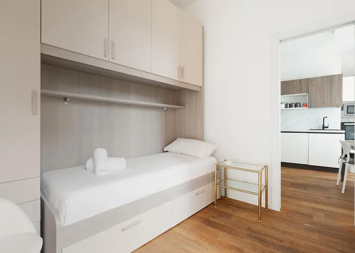 Repubblica - - Moderno Trilocale * Milán