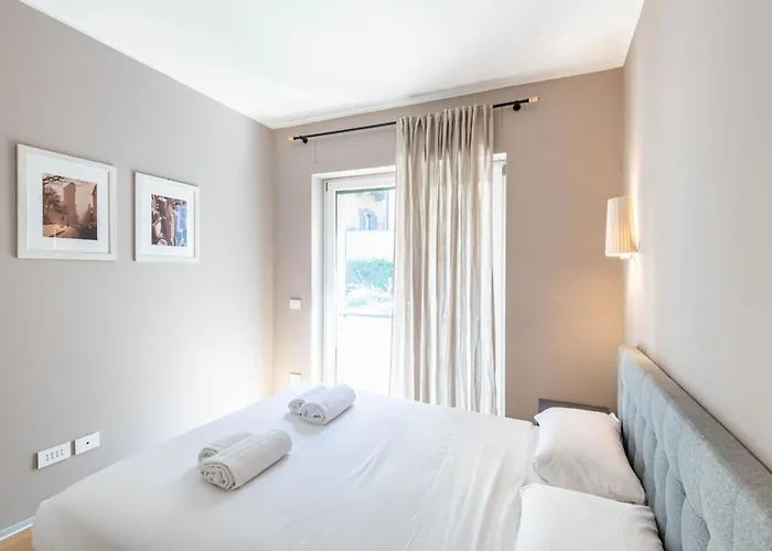 Easylife - - Buonaparte 68s - Castello Sforzesco Milán