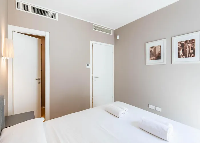 Easylife - - Buonaparte 68s - Castello Sforzesco Milán