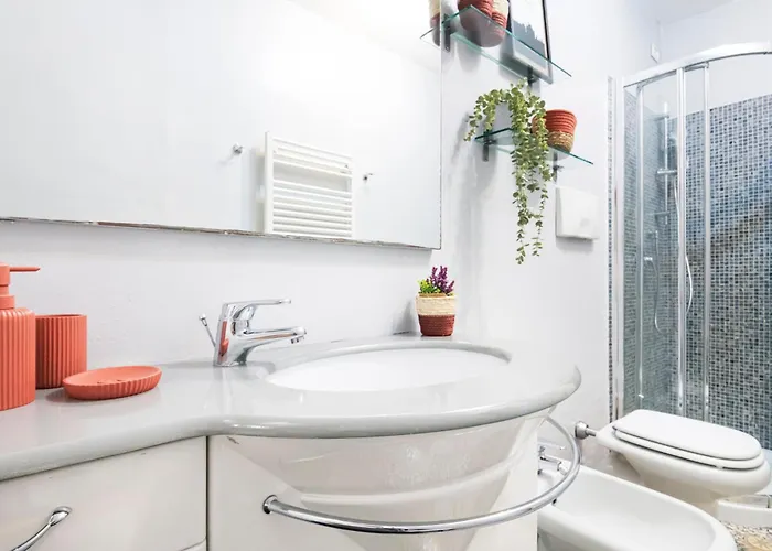 Easylife - - Giorgione 6 - Paolo Sarpi * Milan