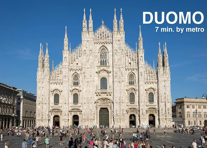 Isaia Couette-café Milan