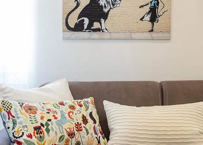 شقة Flat 50m Station!