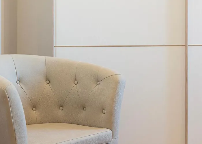 Flat 50m Station! شقة *