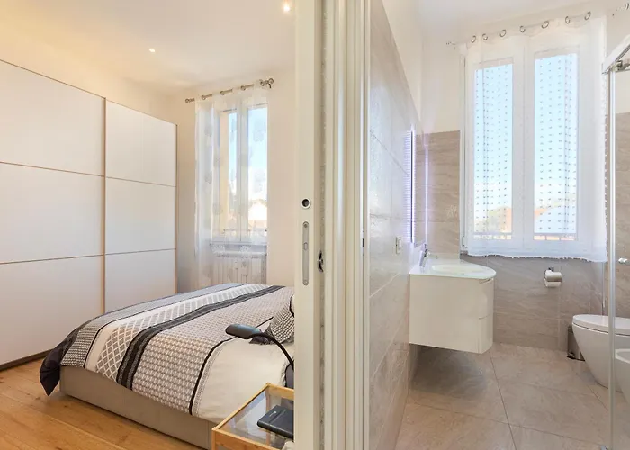 شقة Flat 50m Station!