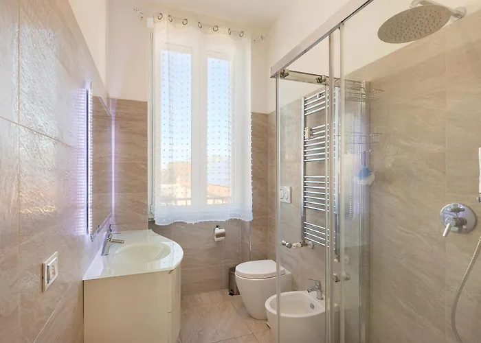 شقة Flat 50m Station! *