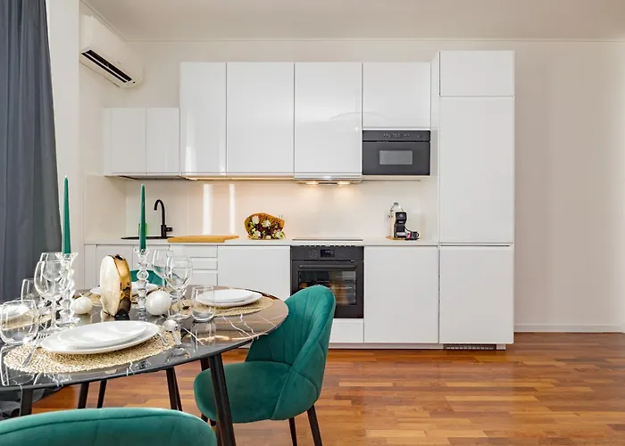 8 Luxury - Centro - Porta Venezia Апартаменты *