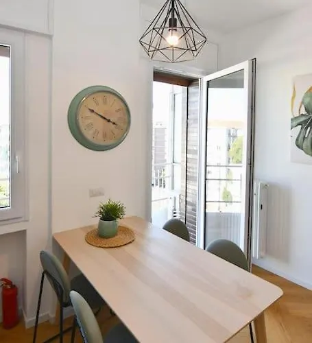 アパート Bande Nere-san Siro Attico Con Terrazzo *