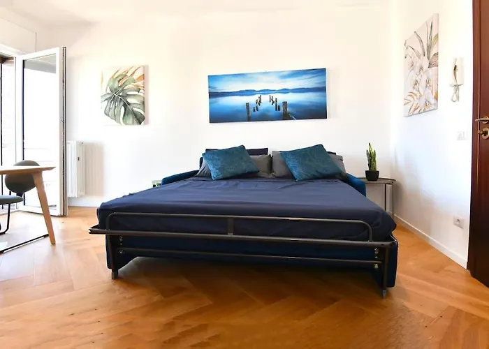 Bande Nere-san Siro Attico Con Terrazzo アパート