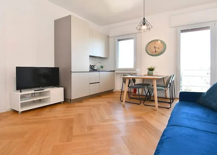 Bande Nere-san Siro Attico Con Terrazzo * ミラノ