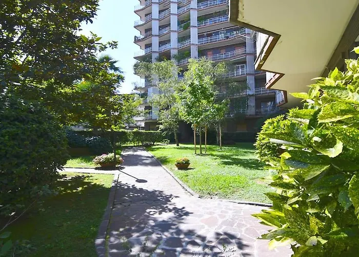 Bande Nere-san Siro Attico Con Terrazzo