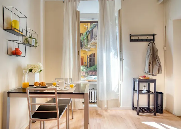 Guesthost - Deangeli Nest Romantico Bilocale Di Design In Zona De Angeli, Rinnovato E Accessoriato