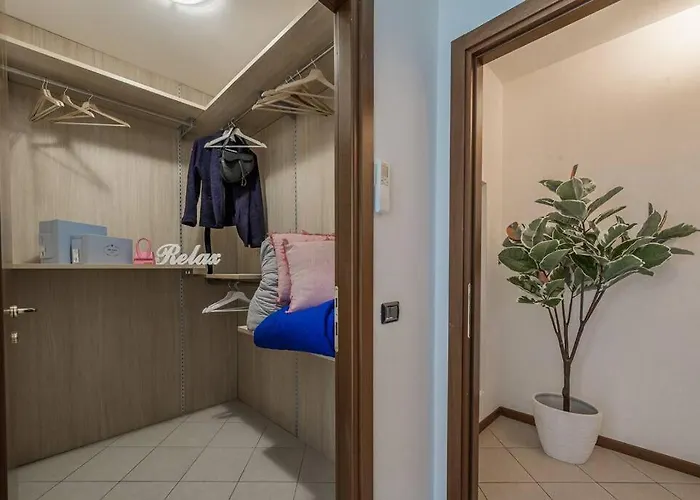 Daire Near Duomo - Free Parking -terrace - Metro - Ac Milano
