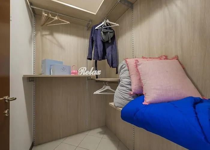 Daire Near Duomo - Free Parking -terrace - Metro - Ac Milano