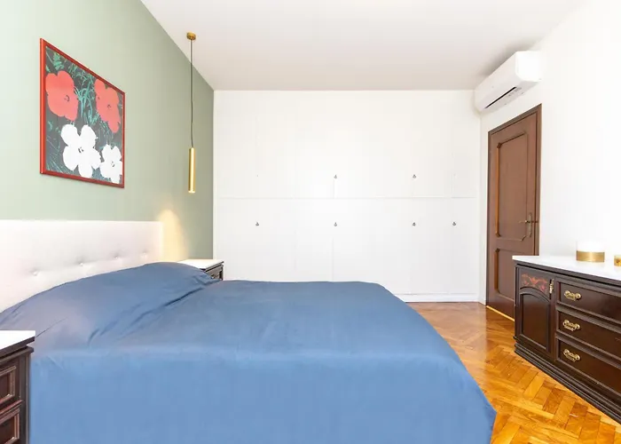 דירה Modern With Balcony And Park View *